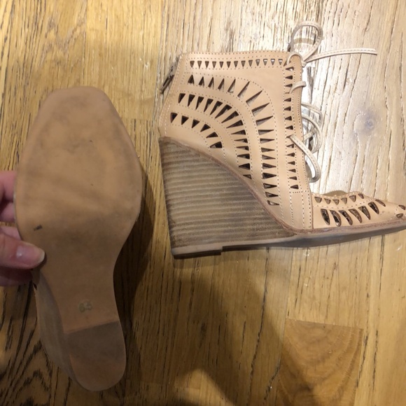 Jeffery Campbell laser cut tan wedges. SIZE: 6.5 - Picture 5 of 6